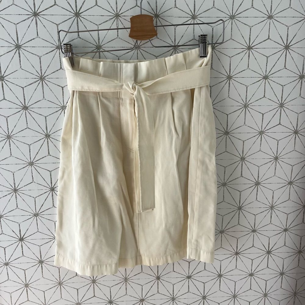 Ann Taylor Cream Belted Skirt